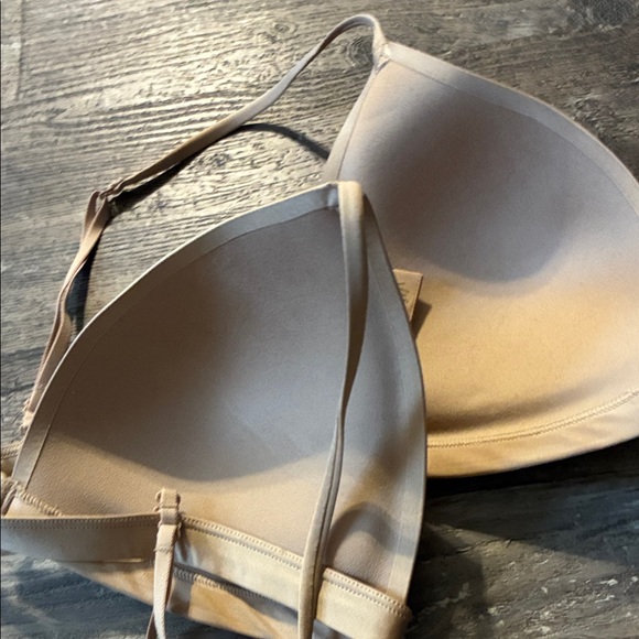 SKIMS Nude Triangle Bra - Picture 6 of 7